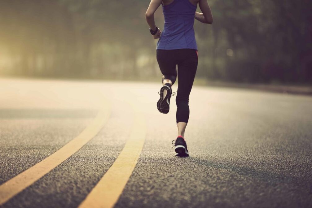 jogging, abyste zhubnuli na břiše a na bocích
